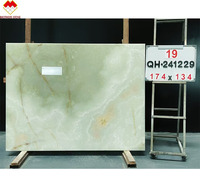 Carreaux muraux en onyx vert rétro-éclairé de haute qualité dalle en onyx translucide de comptoir vert poli pour dessus de table à manger et table basse