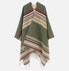 Chal de estilo étnico para sesiones fotográficas, con capa con flecos para otoño e invierno, que crea un ambiente festivo - Product Image 1