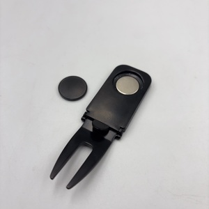 Portasigari da <span class=keywords><strong>Golf</strong></span> Impermeabile <span class=keywords><strong>in</strong></span> Acciaio Marca SY42, Design Brevettato, Finitura Argento e Oro, 3*7cm, Confezione <span class=keywords><strong>in</strong></span> Scatola, Modello con Spina Brasiliana - Product Image 3