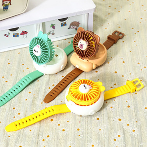 พัดลมพกพาแบบสวมใส่ได้พร้อมคลิปหนีบแบตเตอรี่แบบชาร์จไฟได้ ชาร์จผ่าน USB มอเตอร์ 2W DC สามระดับความเร็ว สำหรับเด็ก ใช้กลางแจ้ง - Product Image 2