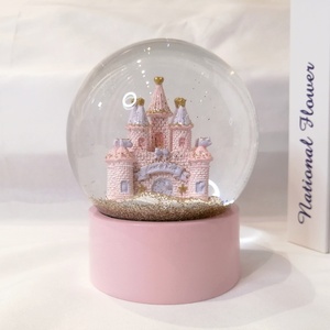 Độc đáo hấp dẫn dễ thương trẻ em phong cách cổ tích lâu đài long lanh thủy tinh quả cầu tuyết bóng nước với cơ sở màu hồng cho quà tặng - Product Image 4
