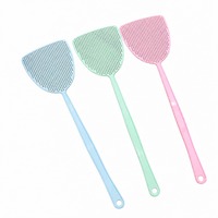 Ensemble de tapettes à mouches en plastique avec long manche, réutilisables, pour la maison, en bleu, vert et rose