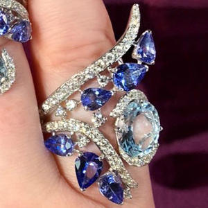 Conjunto de Joyería Fina de Lujo para Mujer F529 con Zafiro, Diseño de Planta, Corte de Pera, Anillos de Boda con Engaste de Garras - Product Image 2