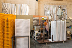 الأكثر مبيعاً علامة السلامة المرورية المخصصة على شكل تحذير من الأرضيات الرطبة لوحة علامات تحذير بلاستيكية صفراء قابلة للطي - Product Image 5