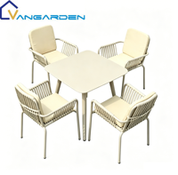 Ensemble de table et chaises de salle à manger d'extérieur en aluminium, style moderne et minimaliste, durable, facile d'entretien, résistant aux UV, empilable, pour cour.
