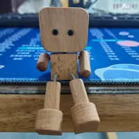 Figurine de robot en bois à jambes oscillantes pour voiture, petite décoration mignonne, cadeaux créatifs