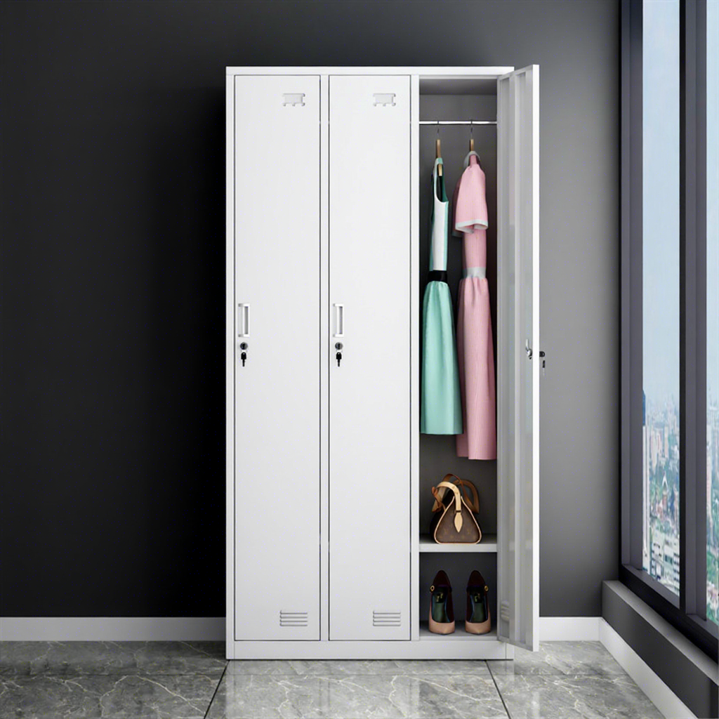 Armoire à trois portes