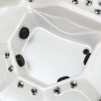 Jacuzzi d'extérieur directement de l'usine avec haut-parleur Bluetooth, chauffage à température constante, système de filtration et couverture isolante thermique
