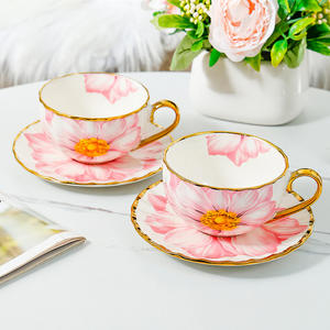 Offre Spéciale : Ensemble de Tasses à Café Européennes et Service à Thé de l'Après-midi – Céramique Haut de Gamme Exquise, Tasses et Soucoupes à Thé Rouge Anglais pour la Maison et le Bureau - Product Image 6