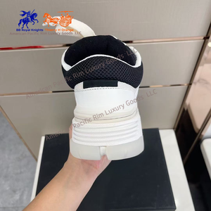 Zapatillas bajas de hombre en blanco y negro con cordones, deportivas casuales para uso diario. - Product Image 3