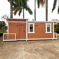Nouvelle Villa Extérieure Préfabriquée en Conteneur avec Structure en Acier Étanche et Façade Effet Bois pour Jardin Privé