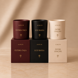 Trio de bougies parfumées Aikun en pot mat, couleurs coordonnées bordeaux, noir et ivoire, à une seule mèche, avec boîtes à impression dorée pour cadeaux de boutique - Product Image 1