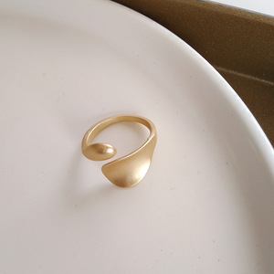 Anillo de apertura irregular de oro geométrico simple Joyería de regalo para niña - Product Image 3