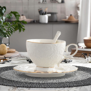 Ensemble de tasses à <span class=keywords><strong>café</strong></span> en porcelaine fine de style européen simple, capacité de 200 ml, bord doré, ensemble de tasses à thé de l'après-midi de luxe - Product Image 3