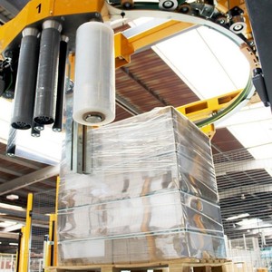 Pellicola <span class=keywords><strong>Estensibile</strong></span> LLDPE Premium per Uso Industriale, Rotolo Jumbo Trasparente per Imballaggio Automatico di Pallet, Produzione di Guangzhou - Product Image 2