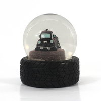 Boule à neige en forme de voiture souvenir, en résine personnalisée, base de pneu noire de 65mm