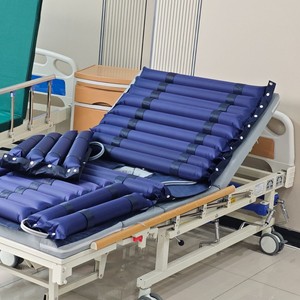 Cama Médica Inflable Kangluo con Colchón de Aire para Pacientes Mayores con Alivio de Presión y Soporte de Movilidad para Uso Hospitalario - Product Image 3