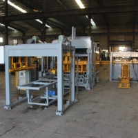 Machine automatique de pavage routier QT8-15 pour la production de pavés en béton