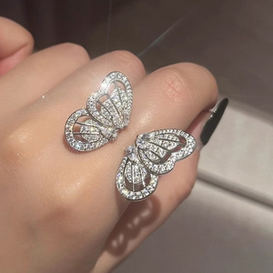 Anello Aperto a Farfalla con Pavé per Donne, Gioiello da Dito Regolabile di Lusso alla Moda - Product Image 2