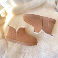 Nouvelles bottes de neige unisexes à tige courte pour l'automne/hiver, dessus en cuir de vache, doublure en fourrure artificielle, semelle épaisse antidérapante en tendon