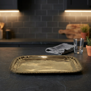 Plateau rectangulaire en laiton gravé de luxe avec motif horizontal pour la décoration de fête - Product Image 3