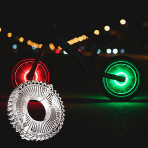 Lumière <span class=keywords><strong>de</strong></span> roue <span class=keywords><strong>de</strong></span> vélo à capteur intelligent LED, rechargeable par USB, étanche, <span class=keywords><strong>7</strong></span> couleurs changeantes, allumage/extinction automatique, pièces <span class=keywords><strong>de</strong></span> sécurité <span class=keywords><strong>pour</strong></span> le cyclisme - Product Image 1