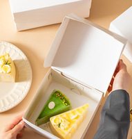 Boîte à gâteau personnalisée, boîte d'emballage alimentaire en carton blanc de qualité alimentaire avec insert pour cheesecake, mousse et pâtisserie à emporter
