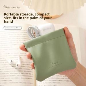 Sac cosmétique portable pour femme, petit format, pour ranger les rouges à lèvres, style urbain minimaliste, modèle cadeau - Product Image 2