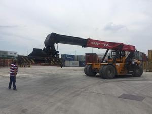 Apilador de Contenedores Sany SR45C30 de 45 Toneladas Fabricado en China, Máquina Portuaria y para Contenedores Sany de 45 Toneladas - Product Image 5