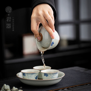 ชุดกาน้ำชา Gaiwan ลายดอกโบตั๋นสีน้ำเงินขาว วาดด้วยมือ พร้อมถ้วยชาแบบมีฝาปิด ทนความร้อน สำหรับชงชา - Product Image 3