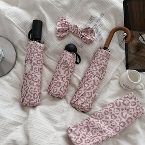 <span class=keywords><strong>Parapluie</strong></span> OEM personnalisé rose à imprimé animal, protection solaire UPF 50+, parasol <span class=keywords><strong>automatique</strong></span> pliable en 3 sections, cadeau de luxe pour femme, <span class=keywords><strong>parapluie</strong></span> de pluie - Product Image 6