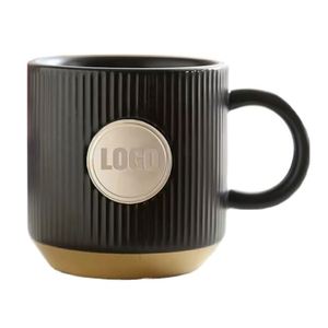 Vente en gros de tasses à café en céramique personnalisées de luxe avec plaque nominative créative, logo en cuivre gravé, publicité promotionnelle - Product Image 4