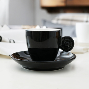 Vente en gros Tasse à café expresso noire et blanche et support <span class=keywords><strong>de</strong></span> soucoupe avec logo personnalisé <span class=keywords><strong>France</strong></span> Tasse à expresso en céramique 90ml - Product Image 5