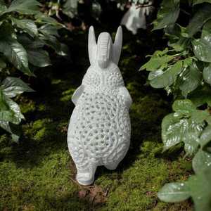 Statue d'éléphant décorative en marbre blanc, sculpture animale en pierre pour décoration de salon, bureau, table, article cadeau en gros - Product Image 4