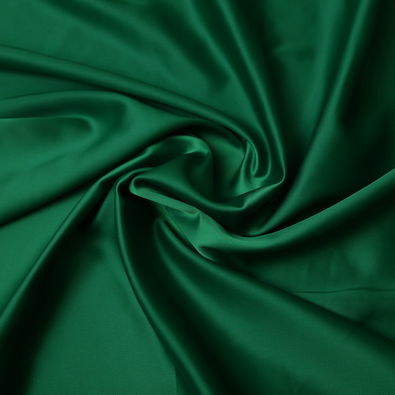 Verde negruzco