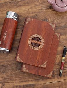 Cuadernos con cubierta de madera de bambú personalizable Logo A5/A4/B5 tamaños Tapa dura 100 hojas estilo impreso costura regalo conjunto planificador pluma caja - Product Image 2