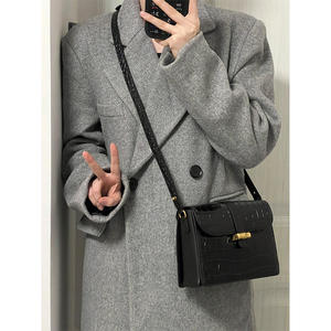 Mifaktory fábrica personalizada patrón de cocodrilo bolso de hombro de mujer grande accesorios de hardware Retro de moda - Product Image 4