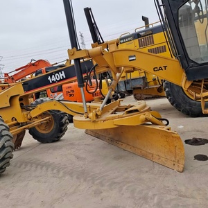 Motoniveladora CAT 140H Usada para Construcción de Carreteras, Nivelación de Terrenos y Trabajos en Sitio - Product Image 5