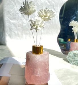 Bouteille de diffuseur d'arôme de roseau de quartz rose de cristal de pierres précieuses brutes - Product Image 2