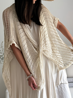 Poncho décontracté bohème en maille ouverte pour femme, collection été 2026, style resort, châle à points échelle, 60 % acrylique 40 % nylon, léger et drapé