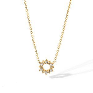 Collier en or en forme de fleur avec pavé de zircon blanc pour bijoux de mode - Product Image 5