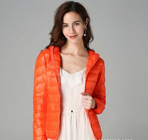 <span class=keywords><strong>Hiver</strong></span> femmes ultraléger mince <span class=keywords><strong>doudoune</strong></span> blanc canards vers le bas vestes à capuche à manches longues <span class=keywords><strong>manteau</strong></span> chaud Parka <span class=keywords><strong>femme</strong></span> Portable Outwear - Product Image 4