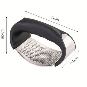 Nueva e innovadora prensa de ajo de acero inoxidable, trituradora de picadora basculante clásica con pelador y raspador, picadora de ajo de Metal - Product Image 5