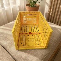 Caisse pliable en plastique jaune ventilée et empilable pour économiser de l'espace, idéale pour l'organisation de produits, jouets et collations
