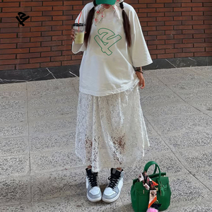 T-Shirt Oversize Personalizzata con Logo Ricamato, 100% Cotone Bianco, Maglietta Estiva Trendy Casual a <span class=keywords><strong>Mezza</strong></span> <span class=keywords><strong>Manica</strong></span> per Donne - Product Image 2