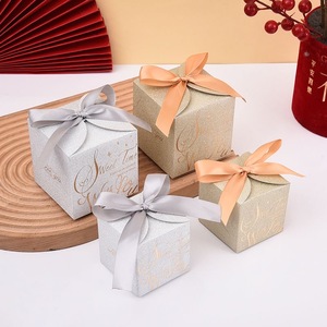 Biểu Tượng Tùy Chỉnh Vàng Lá Wedding Kẹo Hộp Hình Vuông Sô Cô La Ủng Hộ Với Ribbon Cho Khách Được Làm Từ Giấy - Product Image 4