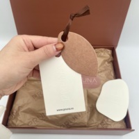 Boîte cadeau magnétique rigide personnalisée de luxe pour vêtements, emballage écologique et durable avec étiquette en papier de soie