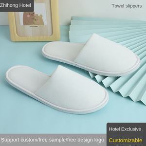 Qishi FS-0012 Individuelles Logo Weiße Hotelslippers Einweg Rutschfest Korallenvlies Umweltfreundlich Langlebig für <span class=keywords><strong>Spa</strong></span>-Nutzung Hotels - Product Image 3