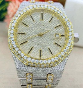 Reloj Analógico de Diamantes Moissanite de Alta Calidad y Lujo para Uso Diario Unisex a un Precio Accesible - Product Image 1