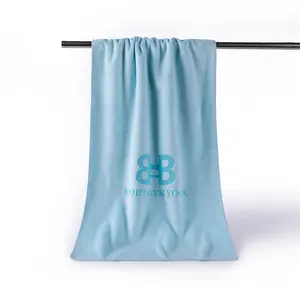 Ano novo Presentes Natal Promoção best-seller logotipo personalizado AD impresso seco rápido esporte toalha de praia ginásio toalha com saco